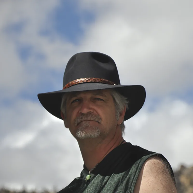 Dave, wearing an Akubra Banjo Paterson in Charcoal, enjoying the North Cascades high country.