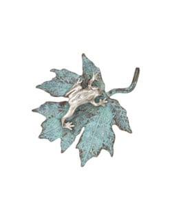 Maple Leaf with Silver Frog Pin