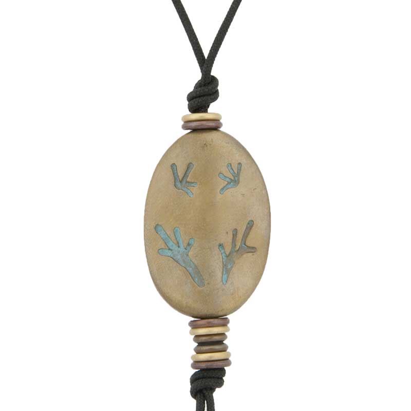 Tree Frog Amulet : The reverse side features the frog's footprints.